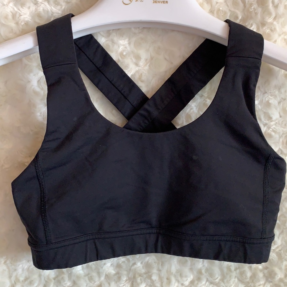 Lululemon Athletica cross strap workout bra size 6